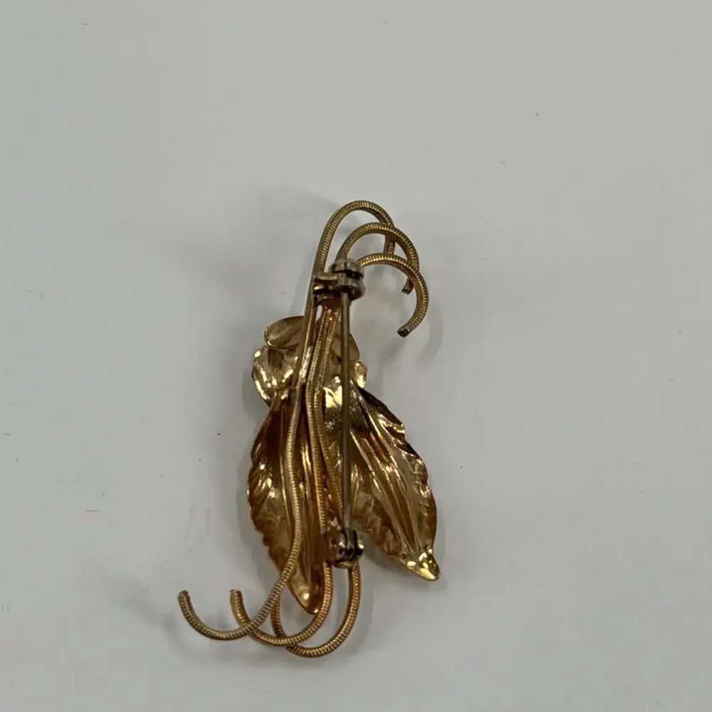 Vintage goldtone floral brooch